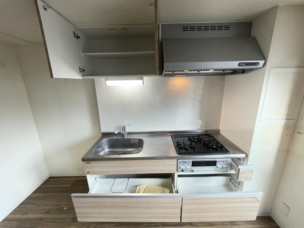 キッチン　3口グリル付システムキッチン