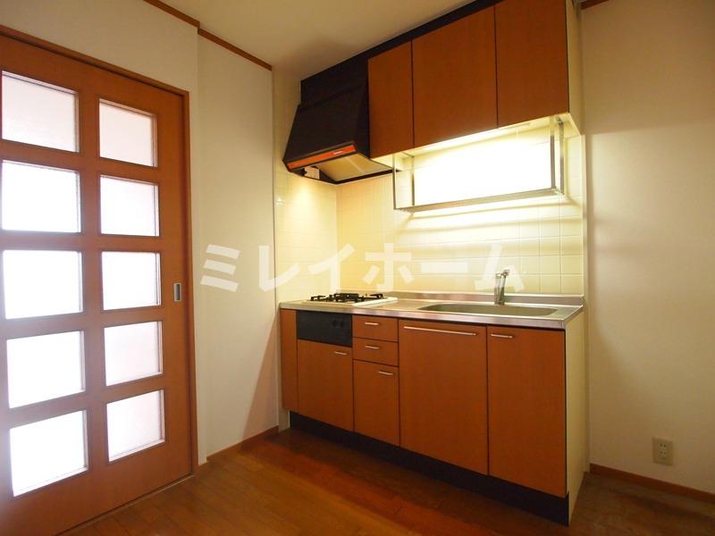 キッチン　同建物内、別のお部屋の参考写真になります。