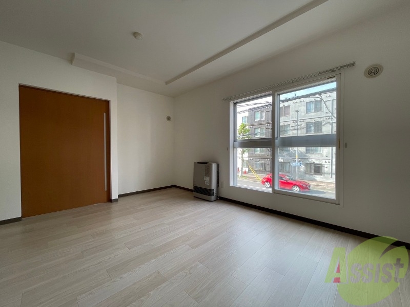 居室・リビング　広くてキレイなお部屋が広がっていて、充実した生活が送れそう。