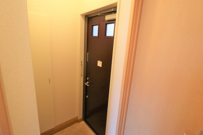 玄関　※反転タイプのお写真です