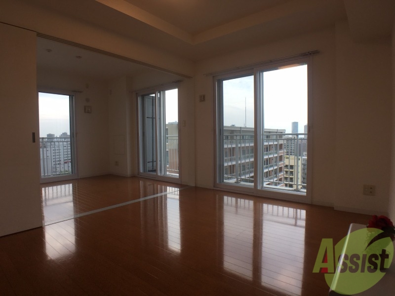 居室・リビング　広くてキレイなお部屋が広がっていて、充実した生活が送れそう。