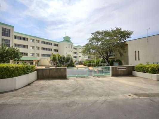 小学校　流山市立長崎小学校（小学校）まで609m