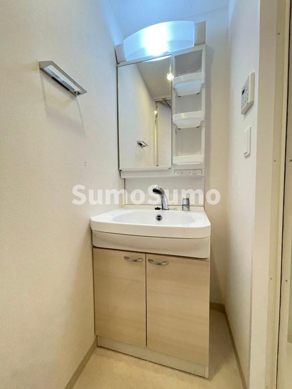 洗面設備　コンパクトで使いやすい洗面所