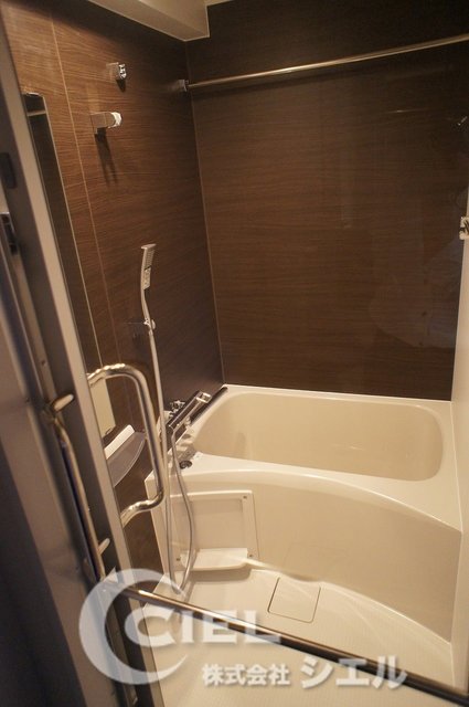 バス・シャワールーム　バスルーム