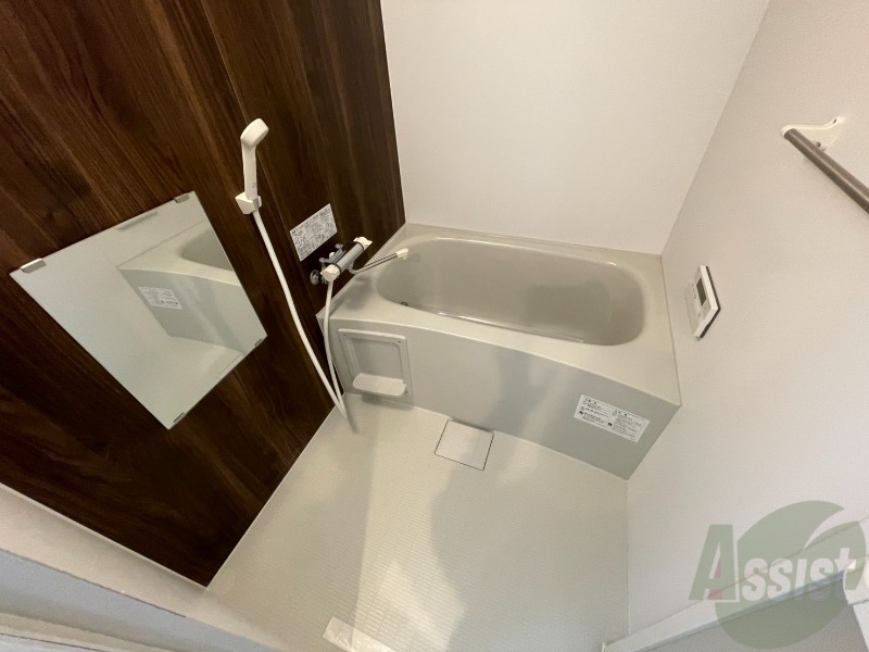 バス・シャワールーム　お風呂になります。一日の疲れを癒してくださいね。