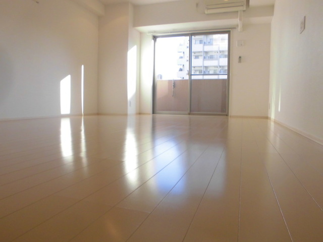 居室・リビング　洋室１４．２帖