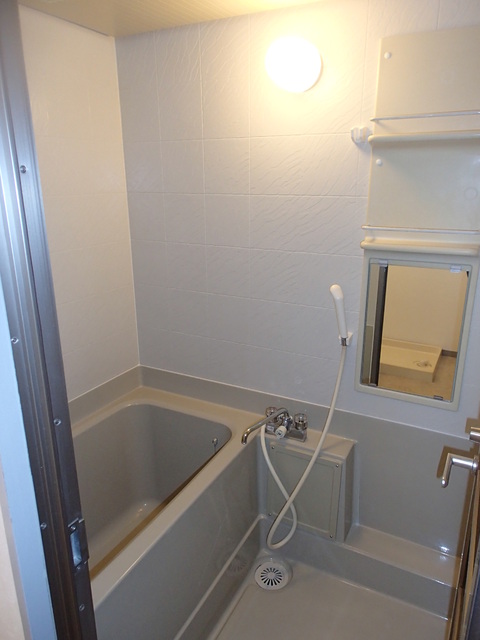 バス・シャワールーム　清潔感のある浴室です！