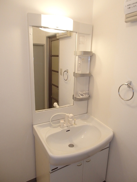 洗面設備　忙しい朝に便利な洗髪洗面化粧台です！