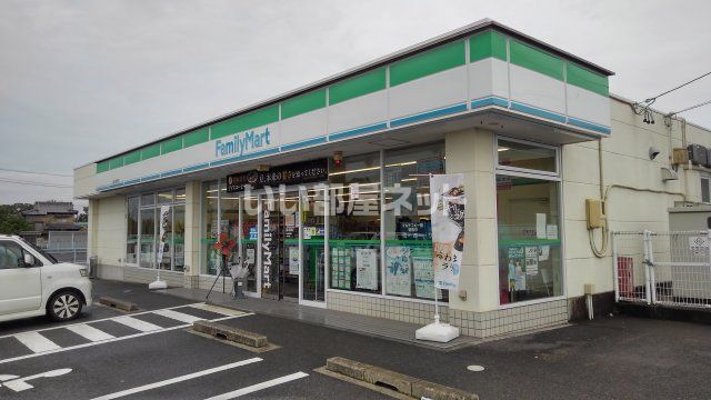 コンビニ　ファミリーマート 亀山栄町店（コンビニ）まで506m