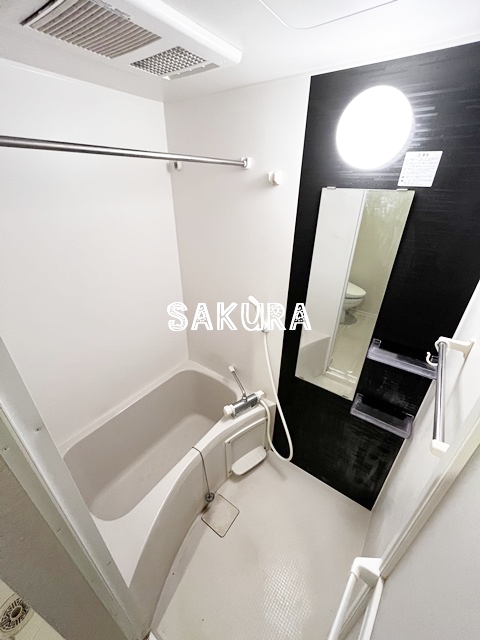 バス・シャワールーム　雨の日でも安心の浴室乾燥機付きです♪