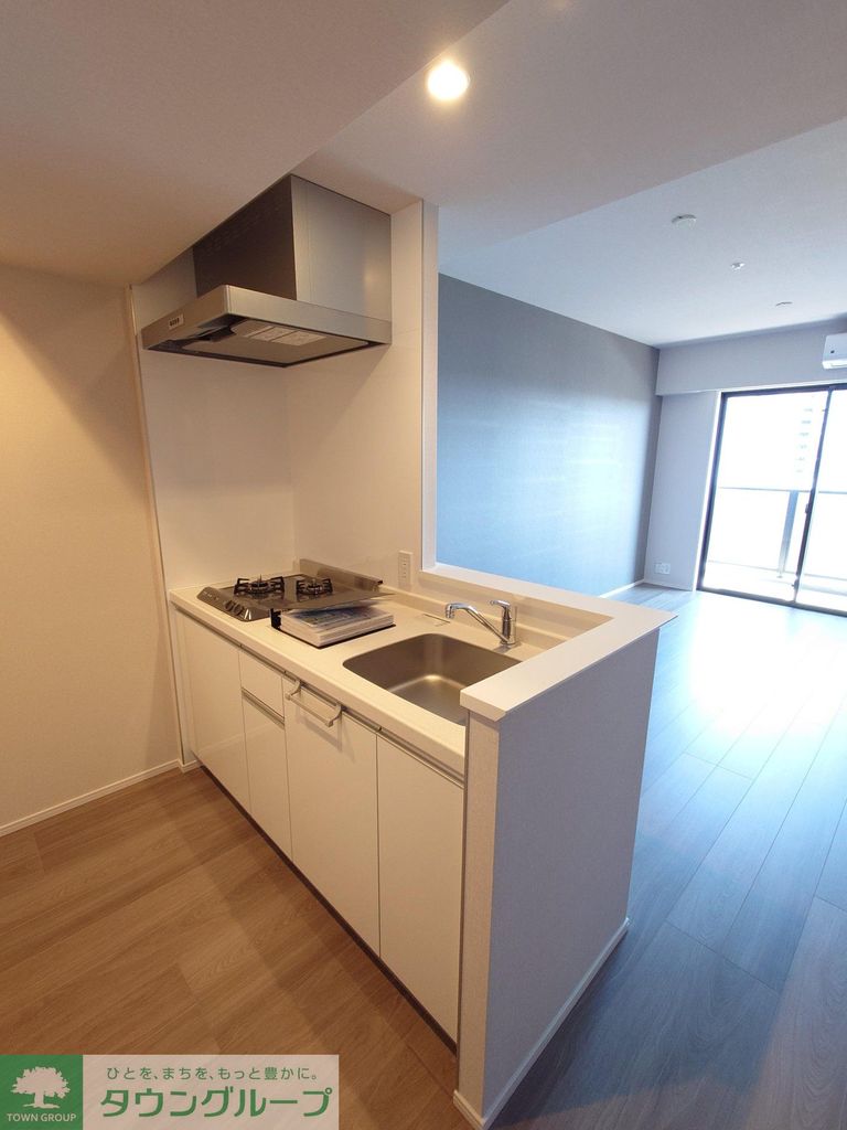 キッチン　※同間取りのお部屋です。階数によって色合いが異なります。