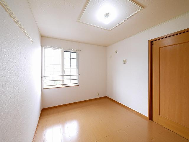 その他部屋・スペース　使い勝手のいい寝室です