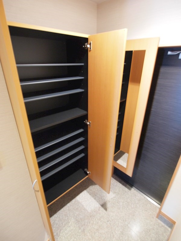 玄関　大きなシューズクローゼット。