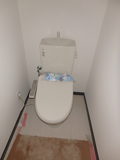 トイレ　シャワートイレ完備