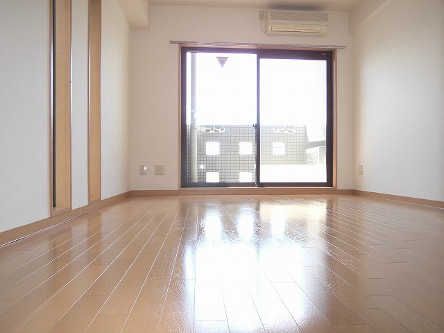 居室・リビング　陽当たり良好♪