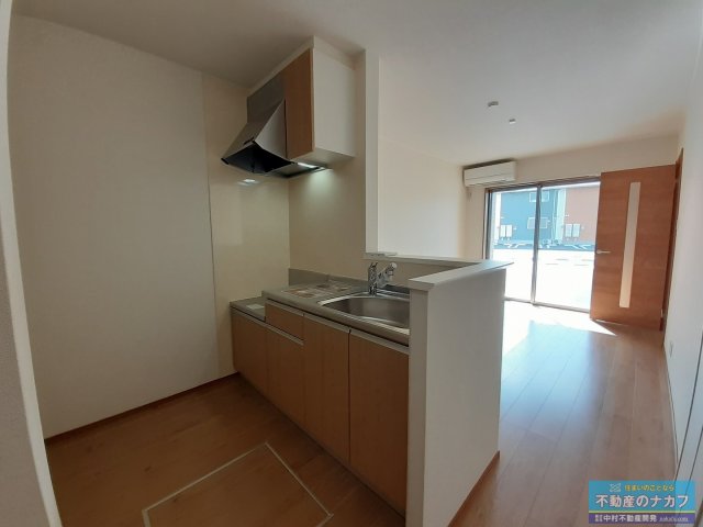 キッチン　※同タイプの部屋写真です