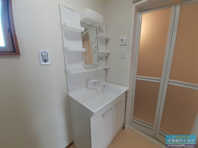 洗面設備　※同タイプの部屋写真です