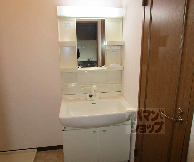 洗面設備　２０２号室の写真です。