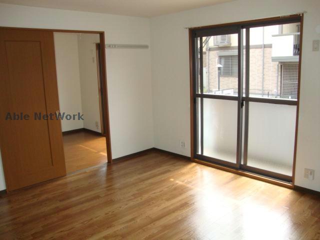 居室・リビング　※同物件別部屋の写真となります。