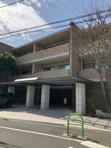 建物外観　落ち着いた雰囲気の外観です