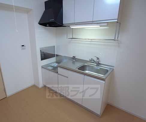 キッチン　使い易いシングルレバー採用