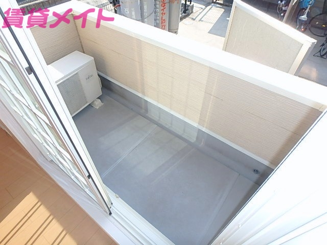 バルコニー　同型タイプ画像