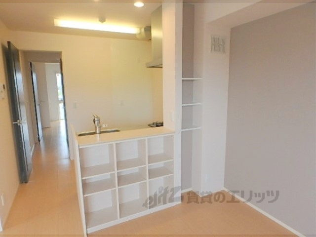 居室・リビング　キッチン裏棚