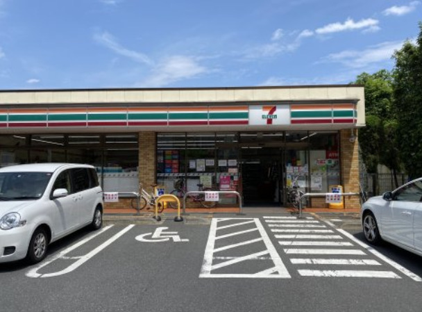 コンビニ　セブンイレブン 世田谷経堂3丁目店（コンビニ）まで663m