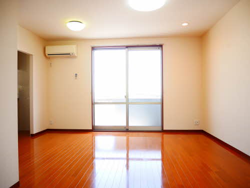 居室・リビング　※同建物同型別のお部屋