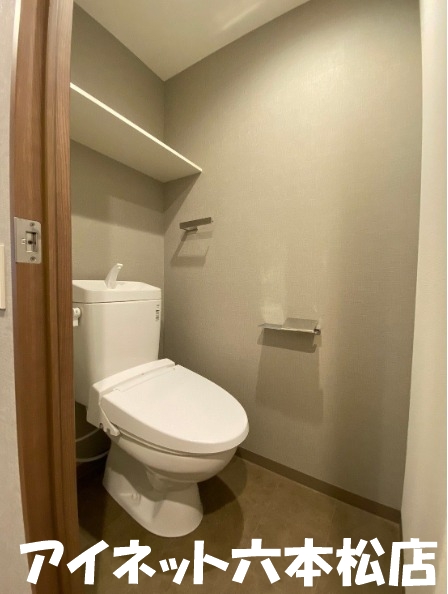 トイレ　清潔感のある空間です。