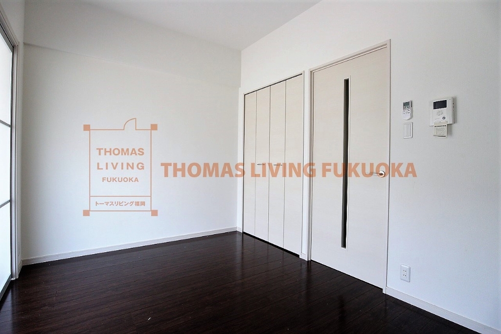 居室・リビング　横に長い長方形で使い易いです。