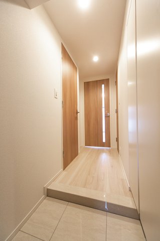 玄関　※写真は同タイプ住戸です。