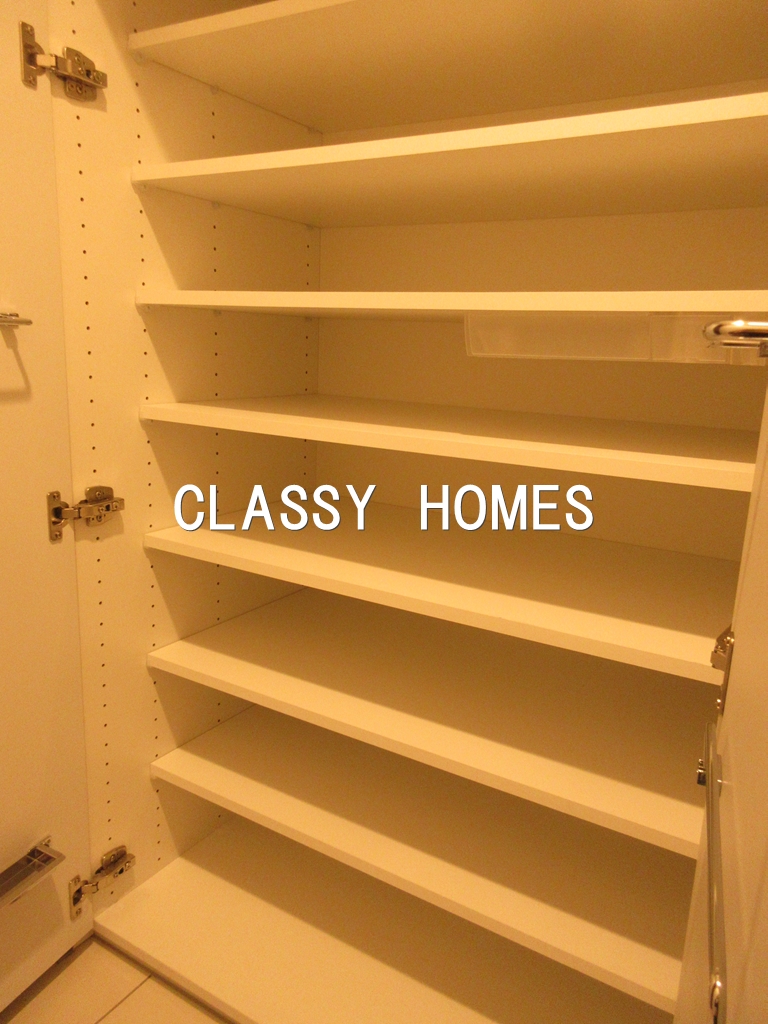 玄関　2024年竣工　ブリリアイスト大井町：玄関収納