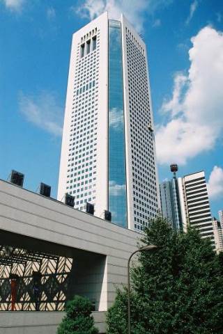 ショッピングセンター　東京オペラシティビル東京オペラシティタワー（ショッピングセンター）まで791m