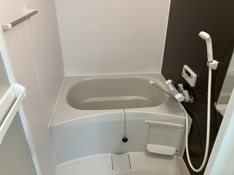 バス・シャワールーム　コンパクトで使いやすいお風呂です