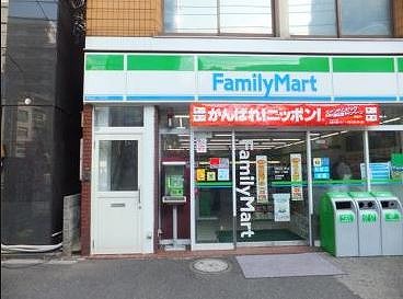 コンビニ　ファミリーマート牡丹一丁目店（コンビニ）まで549m