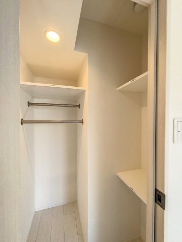 収納　たっぷりと収納ができる「クローゼット」です。