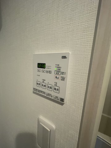 その他設備　雨の日のお洗濯に便利な「浴室換気乾燥機」です。