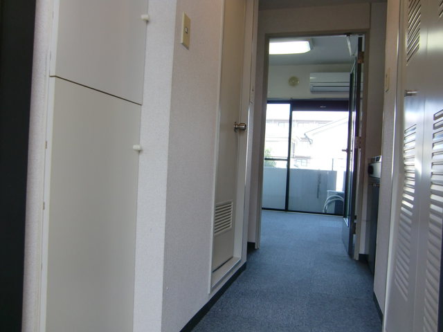 玄関　参考写真（同建物別部屋のものです）
