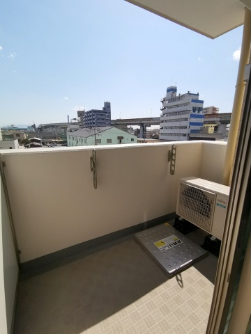 バルコニー　日当り良好の南向き