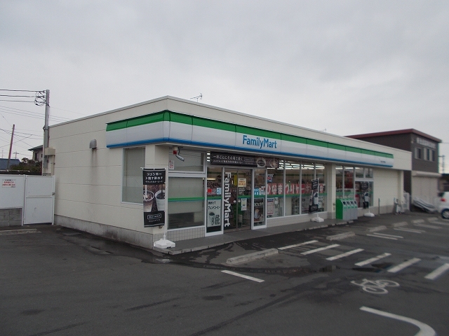 コンビニ　ファミリーマート万野原店（コンビニ）まで600m