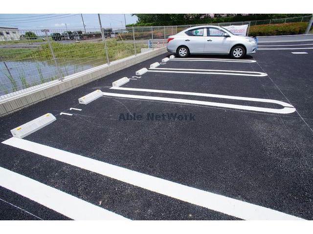 駐車場　駐車場