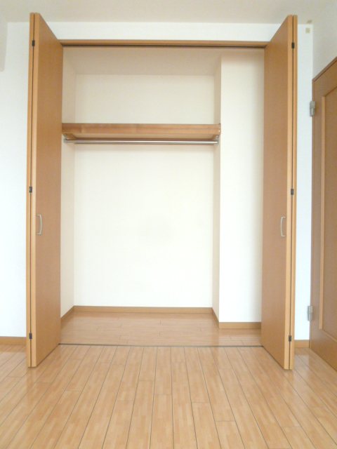 収納　たっぷり収納できる大き目のクローゼット