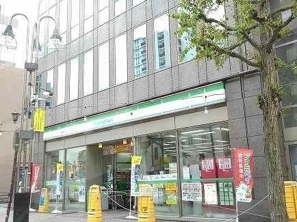 コンビニ　ファミリーマート（コンビニ）まで450m