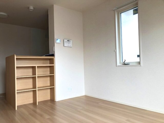 居室・リビング　※同タイプの部屋写真です