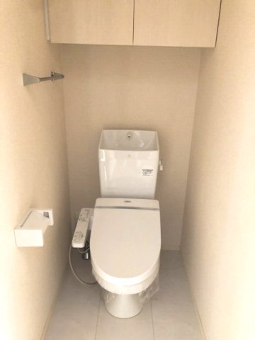 トイレ　※同タイプの部屋写真です
