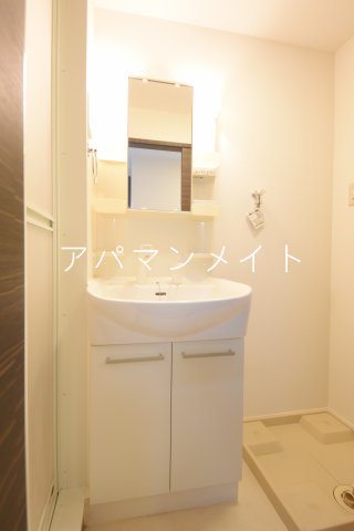 洗面設備　シャワー付き洗面台