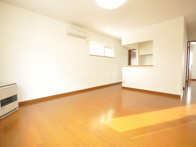 その他部屋・スペース　壁が多く使いやすいリビングです。