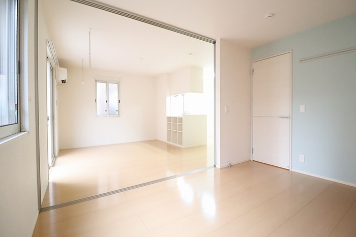 居室・リビング　明るいお部屋です。