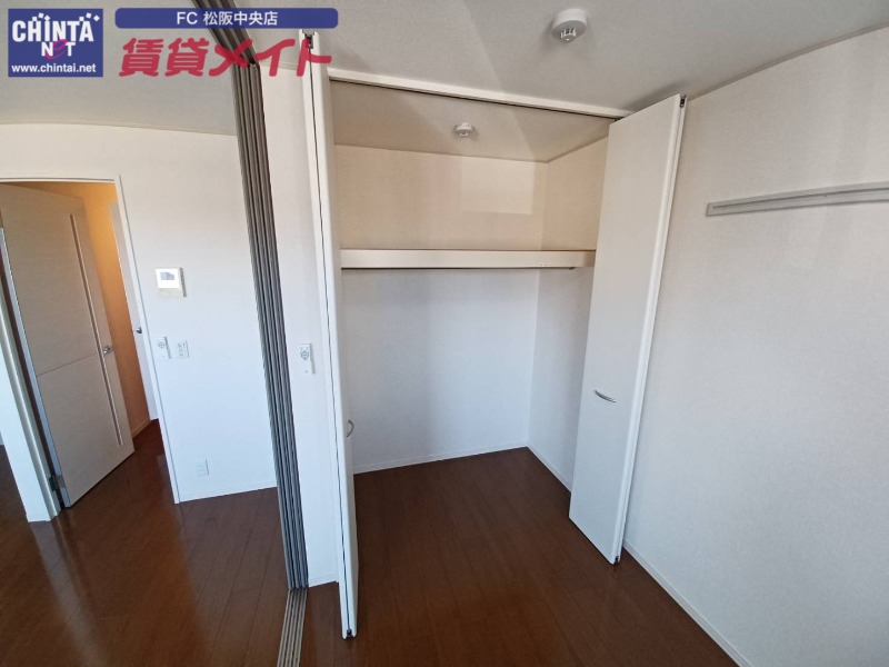 収納　同型参考写真